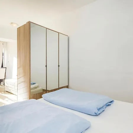 4 Bedroom Cozy In 펜션 오파티아