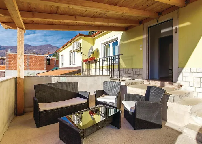 4 Bedroom Cozy In Feriehus Opatija
