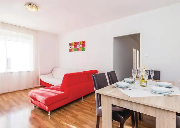 Ferienhaus 4 Bedroom Cozy In *