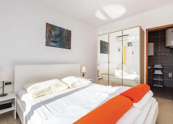 4 Bedroom Cozy In Ferienhaus